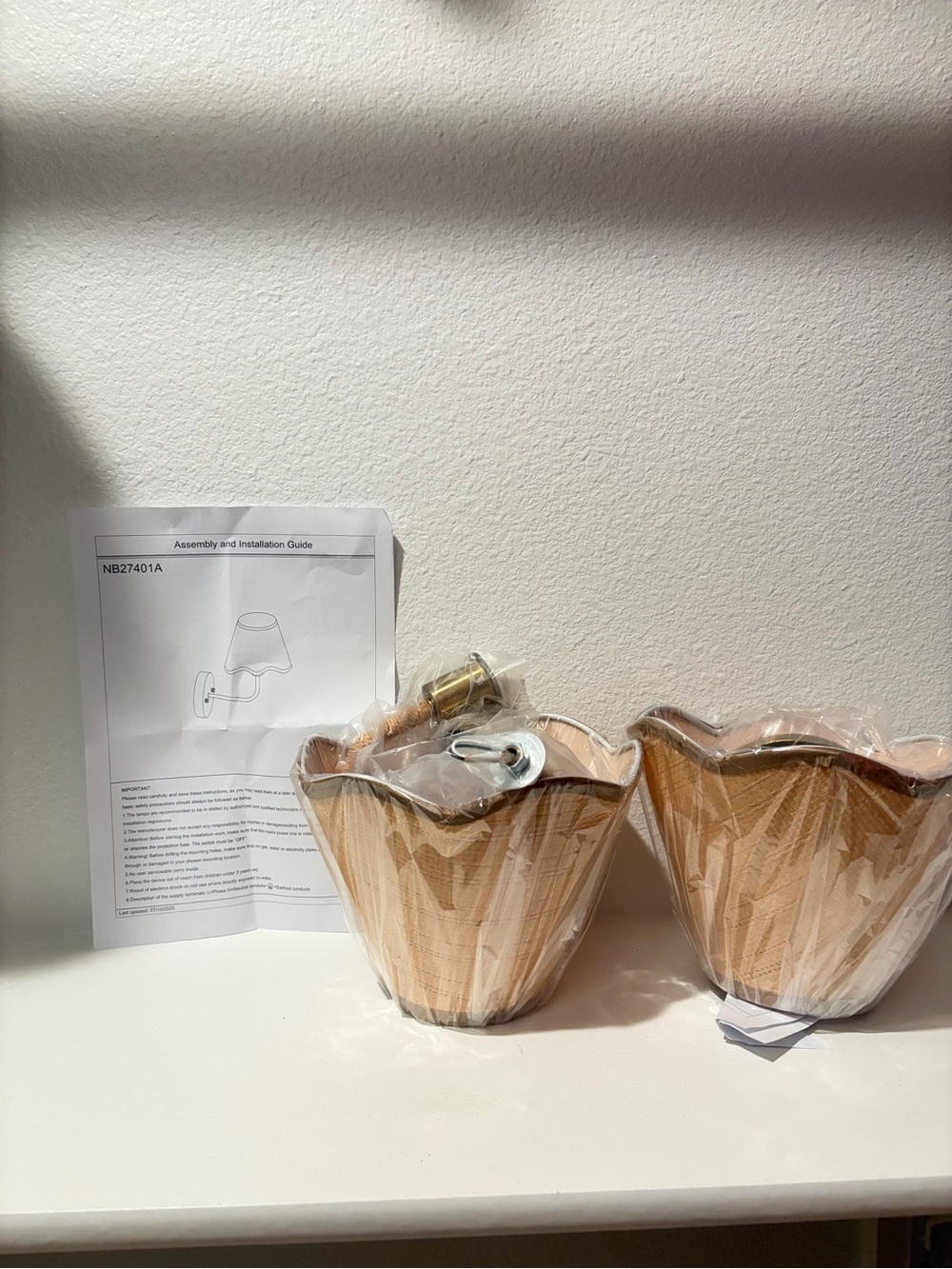 Never been used Tan Scalloped Ceramic Planter - Set of 2